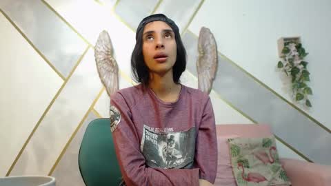 Snapshot of roxana_cyrano chatting on 10.23.25 online show from 10.23.25