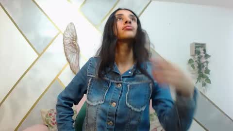 Snapshot of roxana_cyrano chatting on 11.14.25 online show from 11.14.25