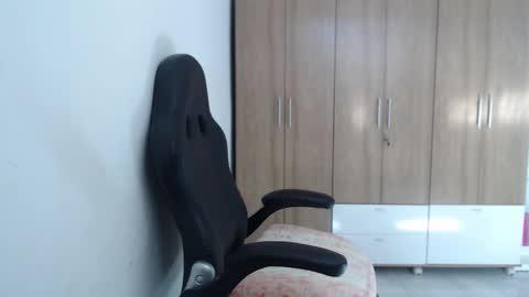 Roxana online show from 11.21.25