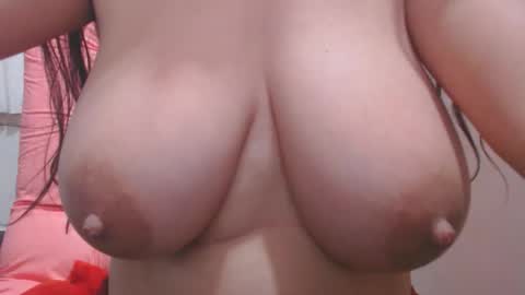 Snapshot of roxanbahottt chatting on 12.15.25 roxxy online show from 12.15.25