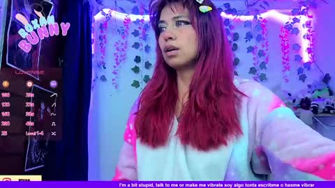 Snapshot of roxanbunny chatting on 05.09.26 roxxy online show from 05.09.26