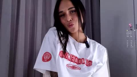 Snapshot of roxanelan chatting on 01.19.26 Anna Lokiss online show from 01.19.26