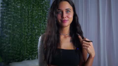 Snapshot of roxanelan chatting on 02.18.26 Anna Lokiss online show from 02.18.26