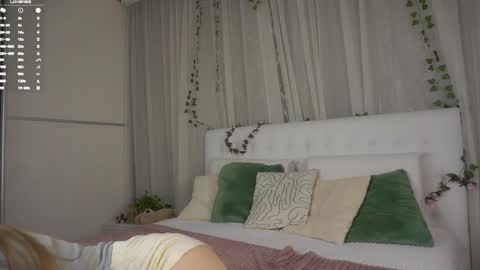 Snapshot of roxanelan chatting on 03.16.26 Anna Lokiss online show from 03.16.26