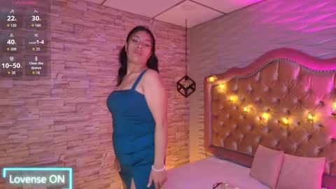 roxanne_han online show from 10.03.25
