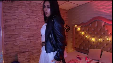 roxanne_han online show from 10.10.25