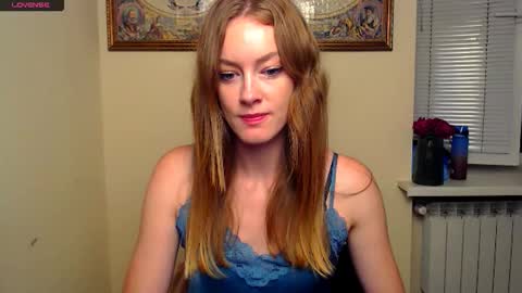 Snapshot of roxasemi_ chatting on 09.09.25 Roxa online show from 09.09.25