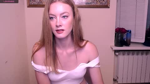 Snapshot of roxasemi_ chatting on 09.12.25 Roxa online show from 09.12.25