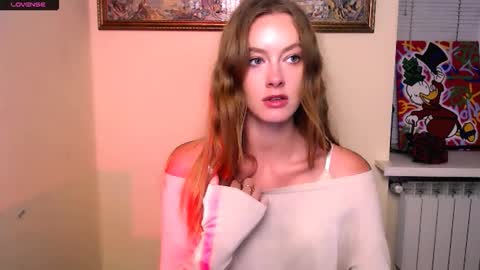 Snapshot of roxasemi_ chatting on 09.28.25 Roxa online show from 09.28.25