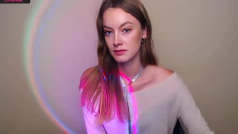 Snapshot of roxasemi_ chatting on 10.06.25 Roxa online show from 10.06.25