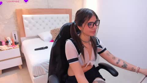 R O X Y  online show from 04.23.26