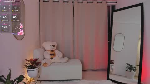  R O X I E  online show from 11.17.25