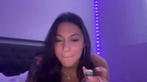 Snapshot of roxie_v chatting on 10.27.25 Roxie online show from 10.27.25