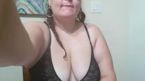 roxiejamesss online show from 12.15.25