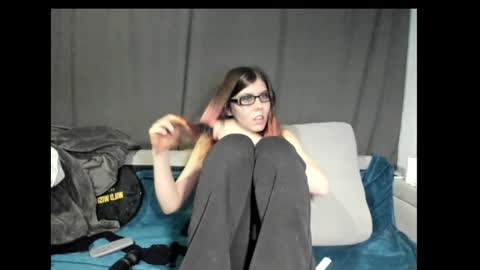 Snapshot of roxihazeleyes chatting on 01.24.25 roxihazeleyes online show from 01.24.25