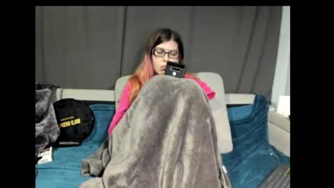 Snapshot of roxihazeleyes chatting on 01.24.25 roxihazeleyes online show from 01.24.25