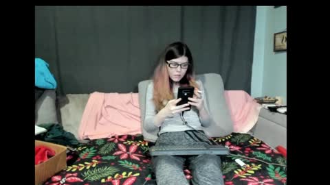 Snapshot of roxihazeleyes chatting on 01.29.25 roxihazeleyes online show from 01.29.25