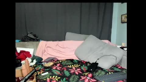 Snapshot of roxihazeleyes chatting on 01.29.25 roxihazeleyes online show from 01.29.25