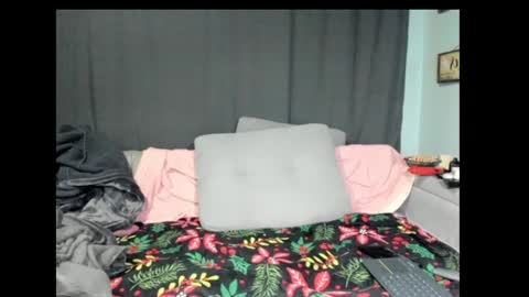 Snapshot of roxihazeleyes chatting on 01.30.25 roxihazeleyes online show from 01.30.25