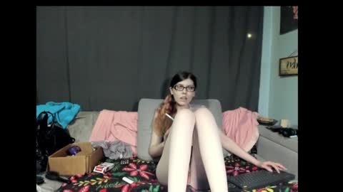 Snapshot of roxihazeleyes chatting on 02.03.25 roxihazeleyes online show from 02.03.25