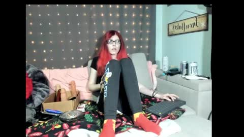 Snapshot of roxihazeleyes chatting on 02.09.25 roxihazeleyes online show from 02.09.25