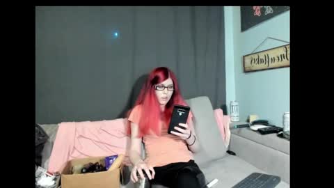 Snapshot of roxihazeleyes chatting on 02.13.25 roxihazeleyes online show from 02.13.25