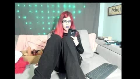 Snapshot of roxihazeleyes chatting on 02.14.25 roxihazeleyes online show from 02.14.25