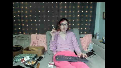 Snapshot of roxihazeleyes chatting on 02.23.25 roxihazeleyes online show from 02.23.25