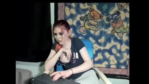 Snapshot of roxihazeleyes chatting on 03.08.25 roxihazeleyes online show from 03.08.25