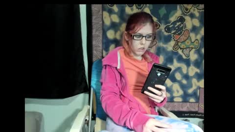 Snapshot of roxihazeleyes chatting on 03.10.25 roxihazeleyes online show from 03.10.25
