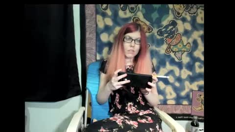 Snapshot of roxihazeleyes chatting on 03.11.25 roxihazeleyes online show from 03.11.25