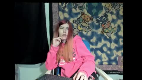 Snapshot of roxihazeleyes chatting on 03.11.25 roxihazeleyes online show from 03.11.25