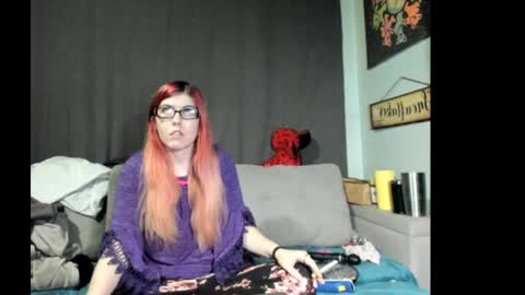 Snapshot of roxihazeleyes chatting on 09.16.25 roxihazeleyes online show from 09.16.25