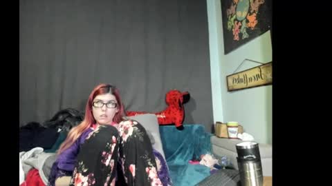 Snapshot of roxihazeleyes chatting on 09.16.25 roxihazeleyes online show from 09.16.25