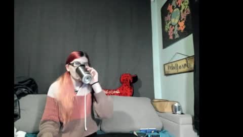 Snapshot of roxihazeleyes chatting on 09.19.25 roxihazeleyes online show from 09.19.25