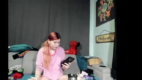 Snapshot of roxihazeleyes chatting on 09.25.25 roxihazeleyes online show from 09.25.25