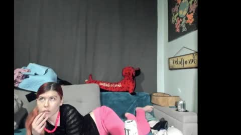 Snapshot of roxihazeleyes chatting on 09.26.25 roxihazeleyes online show from 09.26.25