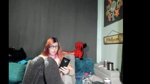 Snapshot of roxihazeleyes chatting on 10.02.25 roxihazeleyes online show from 10.02.25