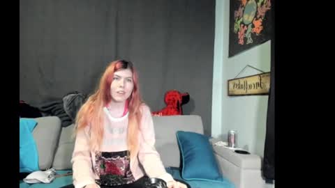 Snapshot of roxihazeleyes chatting on 10.02.25 roxihazeleyes online show from 10.02.25