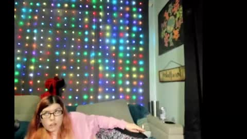 Snapshot of roxihazeleyes chatting on 10.07.25 roxihazeleyes online show from 10.07.25