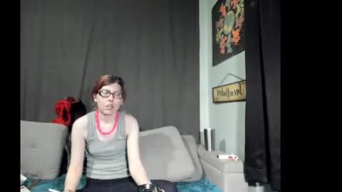 Snapshot of roxihazeleyes chatting on 10.13.25 roxihazeleyes online show from 10.13.25