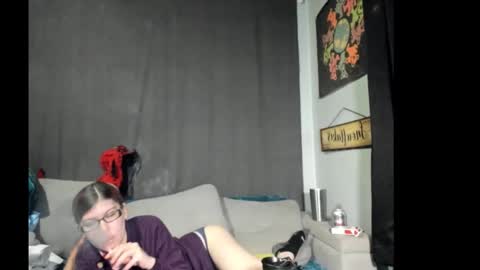 Snapshot of roxihazeleyes chatting on 10.13.25 roxihazeleyes online show from 10.13.25