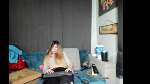 roxihazeleyes online show from 01.17.26