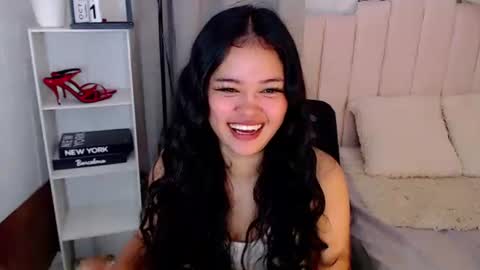 Snapshot of roxxy_blossom chatting on 10.12.25 roxxy_blossom online show from 10.12.25