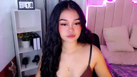 Snapshot of roxxy_blossom chatting on 10.19.25 roxxy_blossom online show from 10.19.25