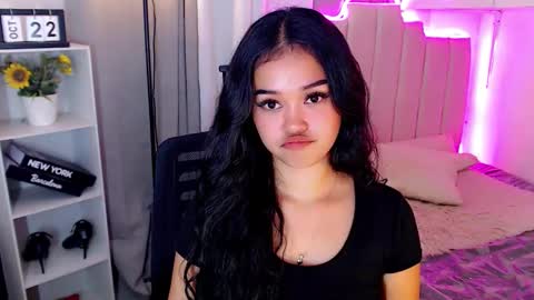 Snapshot of roxxy_blossom chatting on 10.22.25 roxxy_blossom online show from 10.22.25