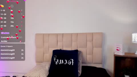 Snapshot of roxxy_mora chatting on 12.03.24 Roxxy online show from 12.03.24