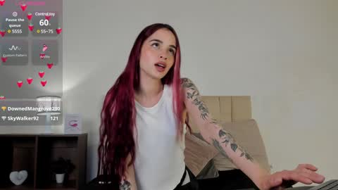 Snapshot of roxxy_mora chatting on 01.22.25 Roxxy online show from 01.22.25
