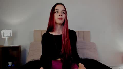 Snapshot of roxxy_mora chatting on 02.19.25 Roxxy online show from 02.19.25
