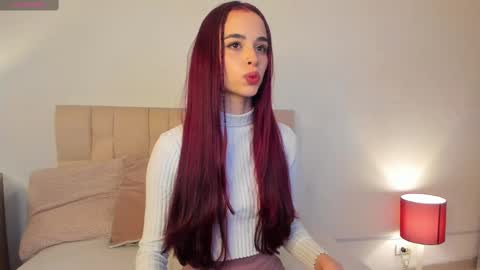 Snapshot of roxxy_mora chatting on 03.06.25 Roxxy online show from 03.06.25